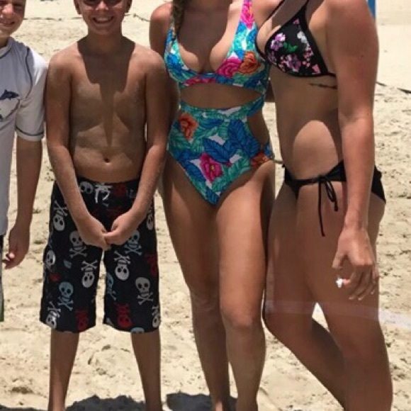 Forever 21 floral one piece - Picture 4 of 4